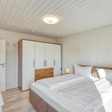 3 Bedroom Pet Friendly In Nyaraló *